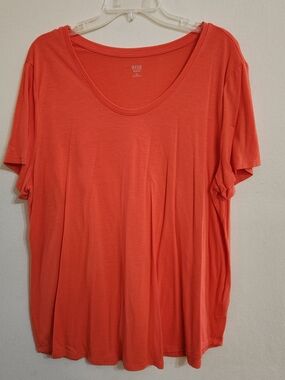 a.n.a Women's Scoop Neck Tee in Vibrant Coral